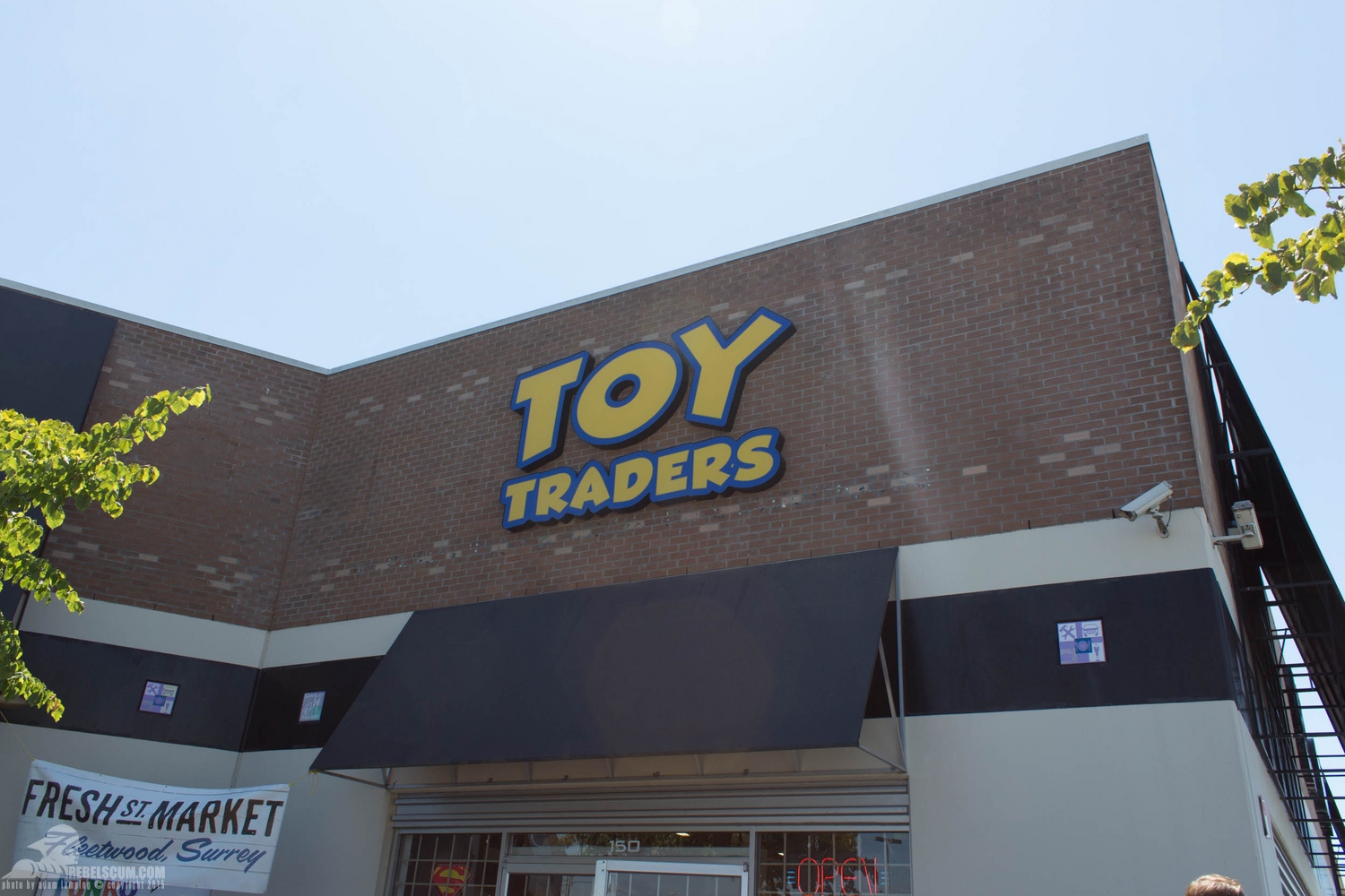 toy-traders-grand-opening-july-18-2015-001.jpg