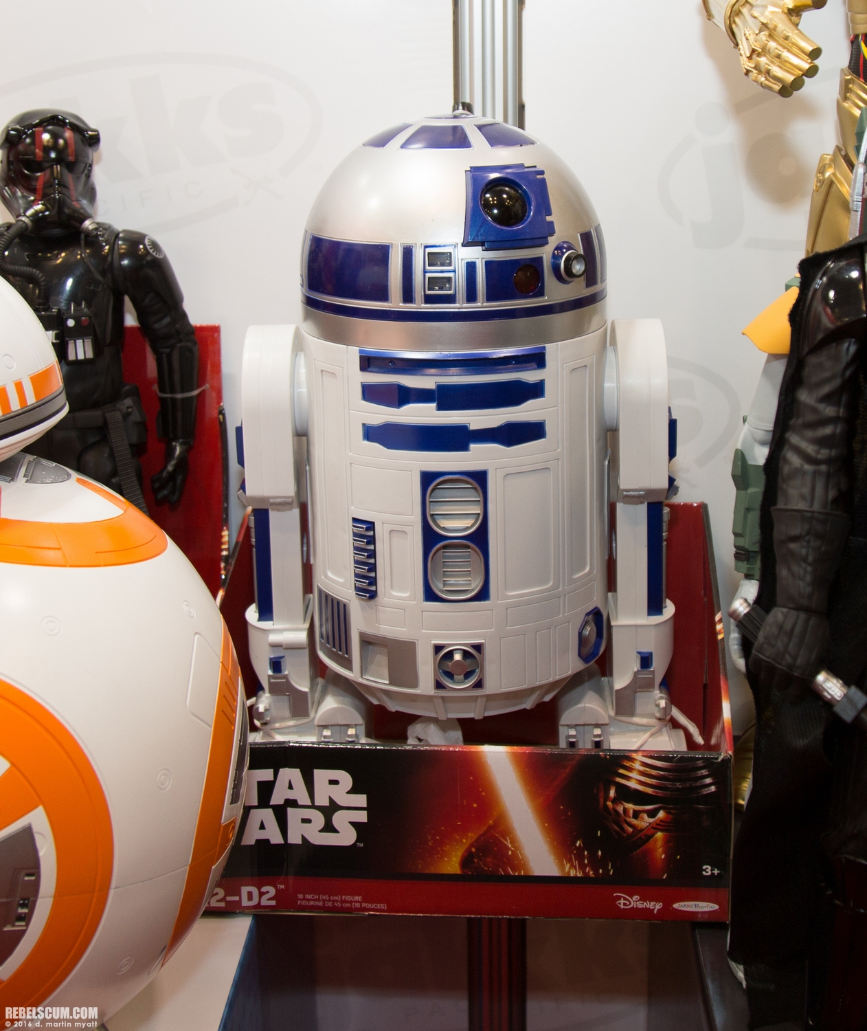 JAKKS-Pacific-Star-Wars-2016-International-Toy-Fair-004.jpg