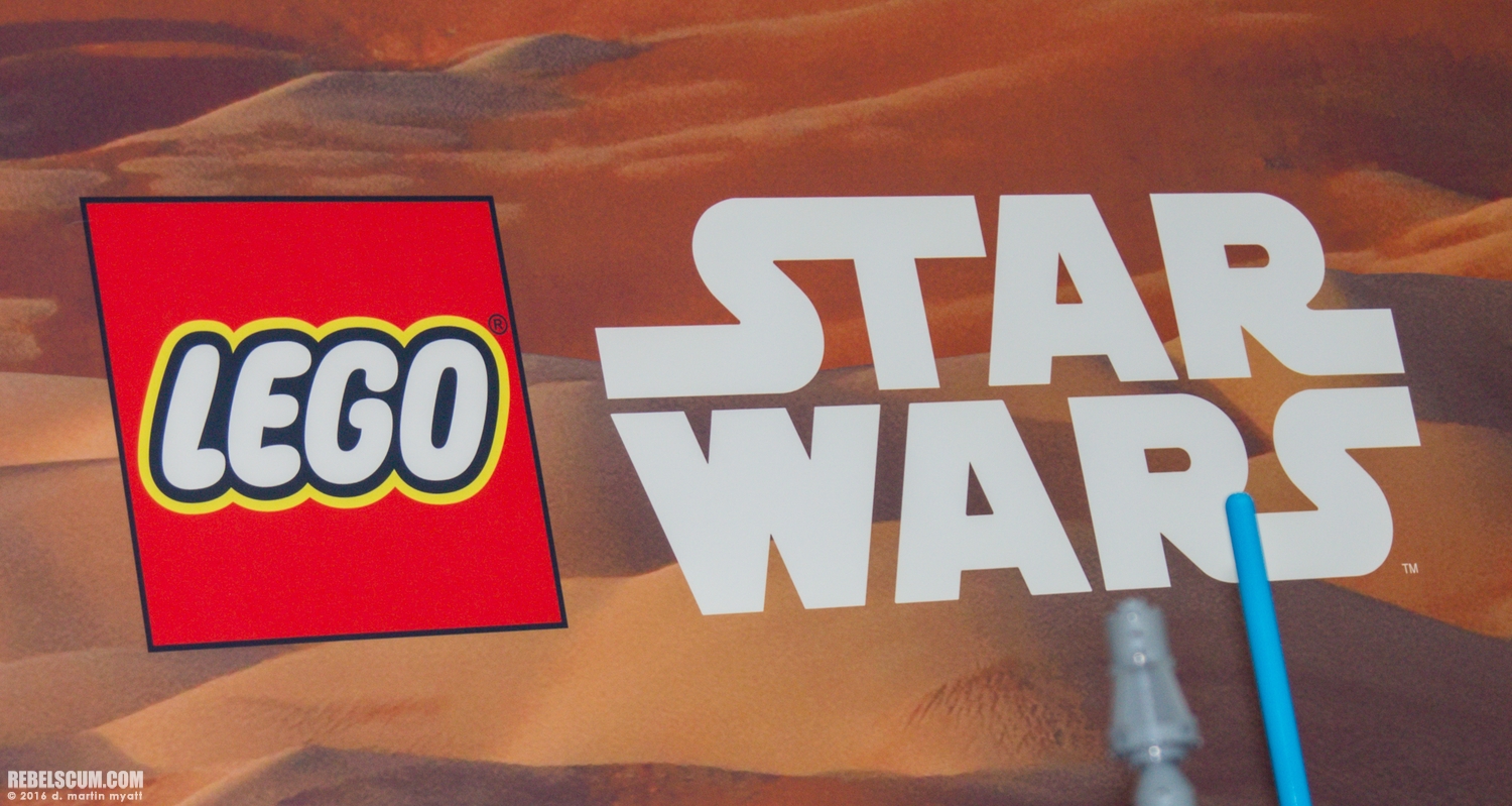 LEGO-TFA-Display-Star-Wars-2016-International-Toy-Fair-001.jpg