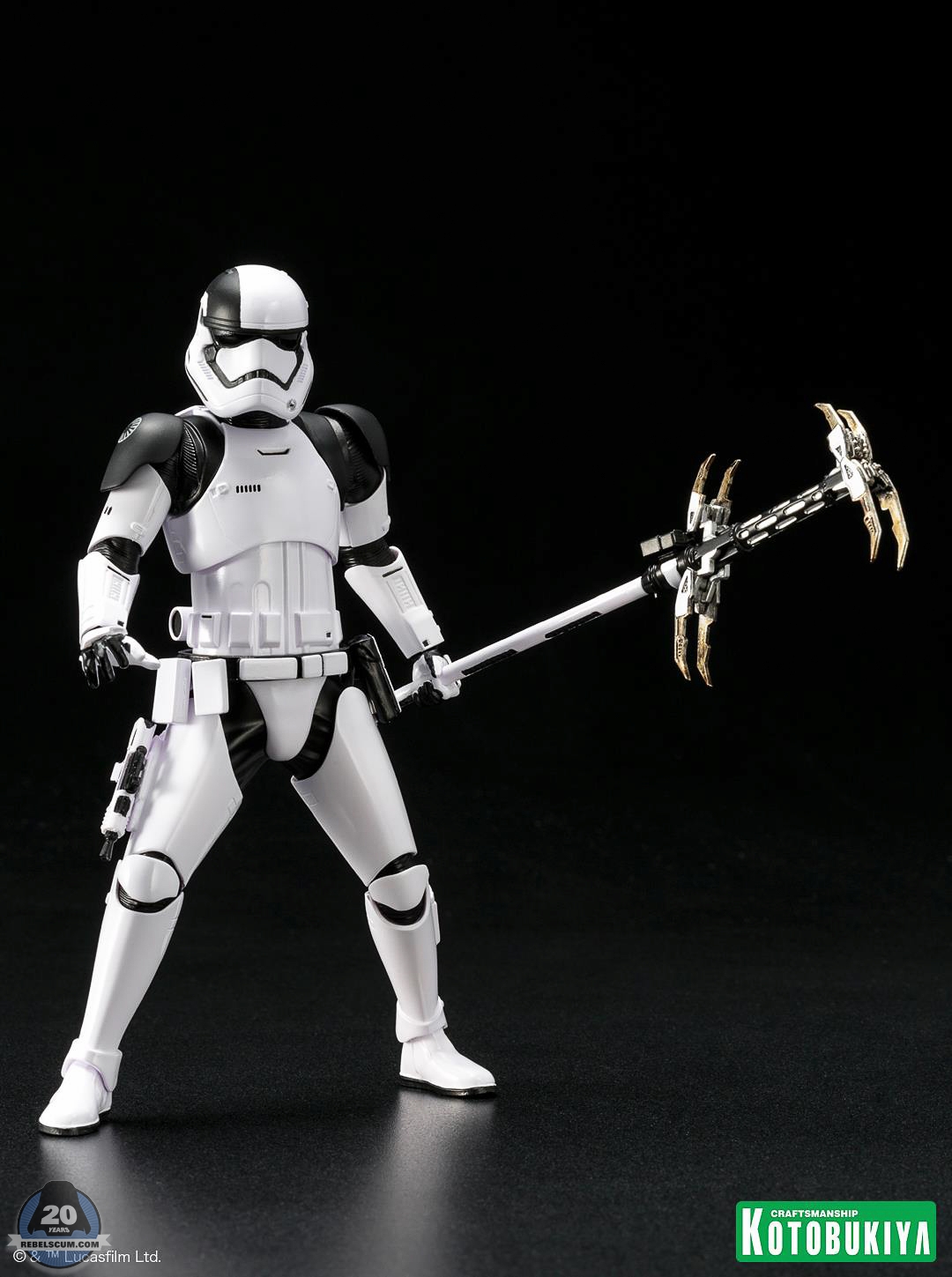 Kotobukiya-First-Order-Stormtrooper-Executioner-ARTFX-plus-009.jpg