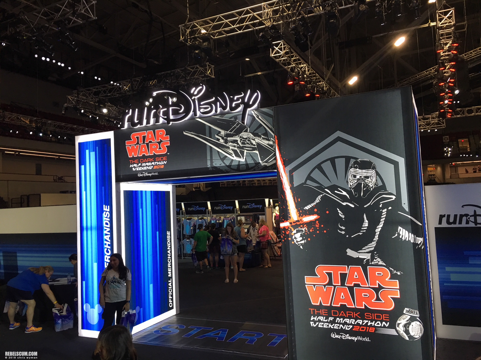 Star-Wars-Half-Marathon-The-Dark-Side-exclusives-products-081.jpg