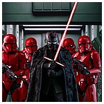 Hot Toys - SW9 - Kylo Ren_PR19.jpg