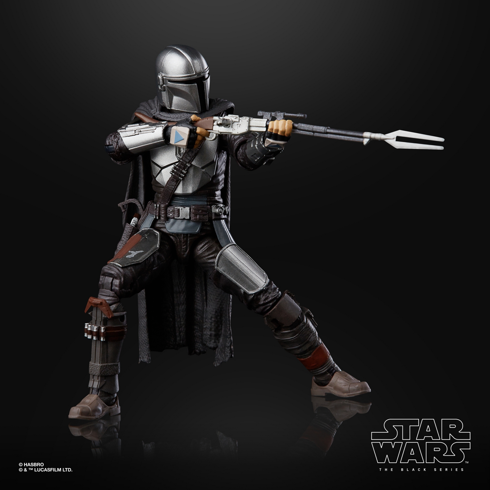 STAR WARS THE BLACK SERIES 6-INCH THE MANDALORIAN Figure - oop (1).jpg