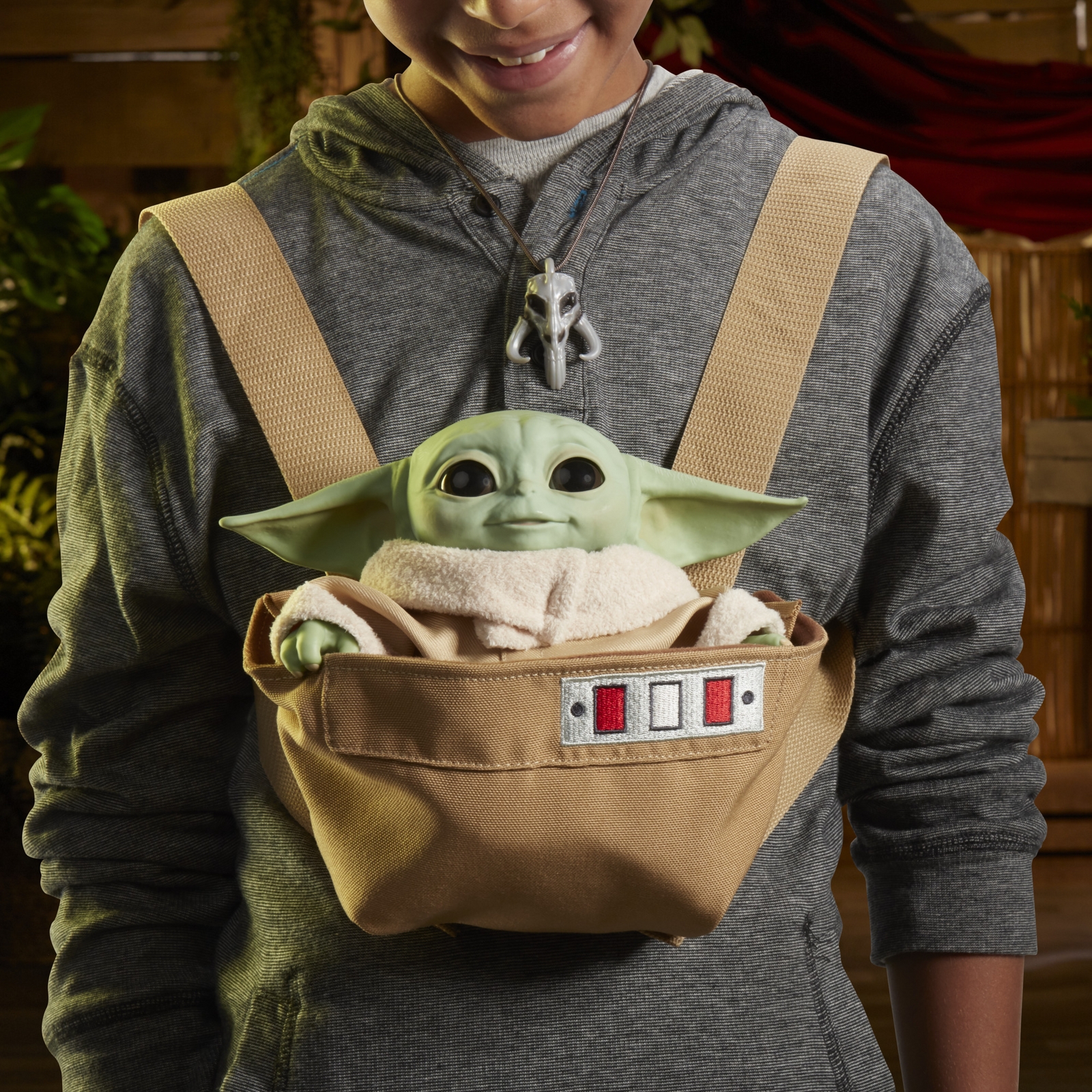 STAR WARS THE CHILD ANIMATRONIC EDITION WITH 3-IN-1 CARRIER - lifestyle (5).jpg