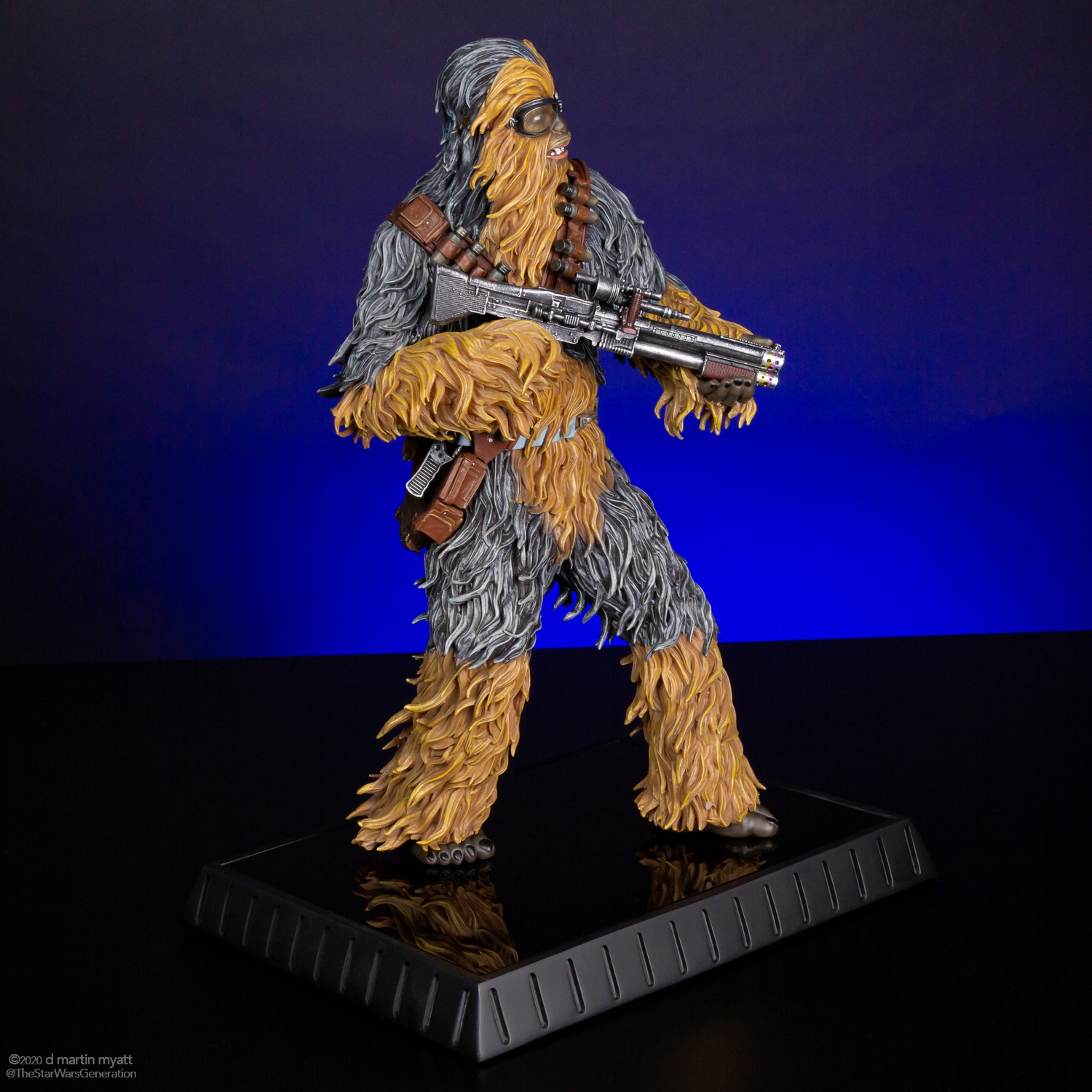 Chewbacca-Star-Wars-Solo-Statue-Gentle-Giant-002.jpg