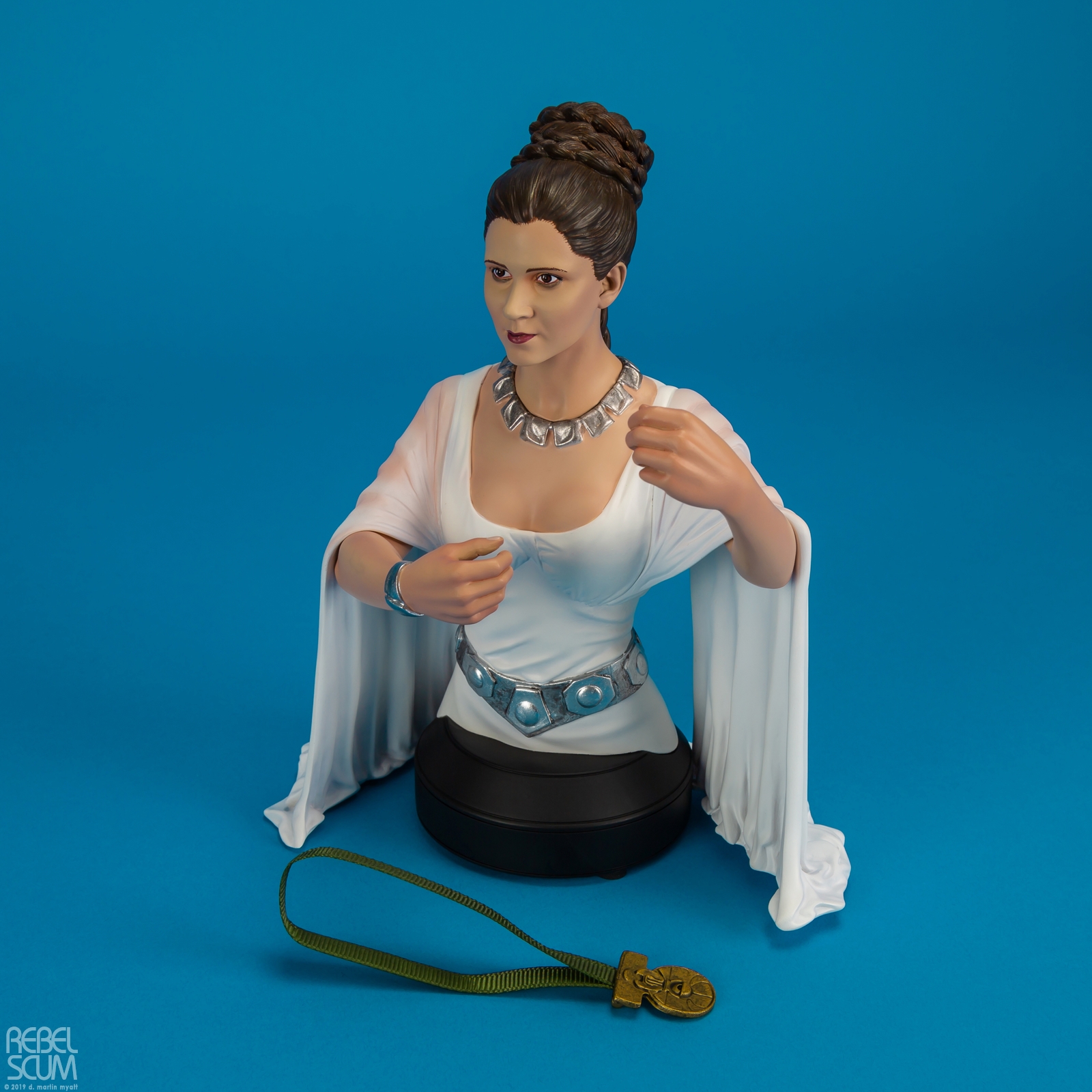 Princess-Leia-Organa-Hero-of-Yavin-Mini-Bust-Gentle-Giant-006.jpg