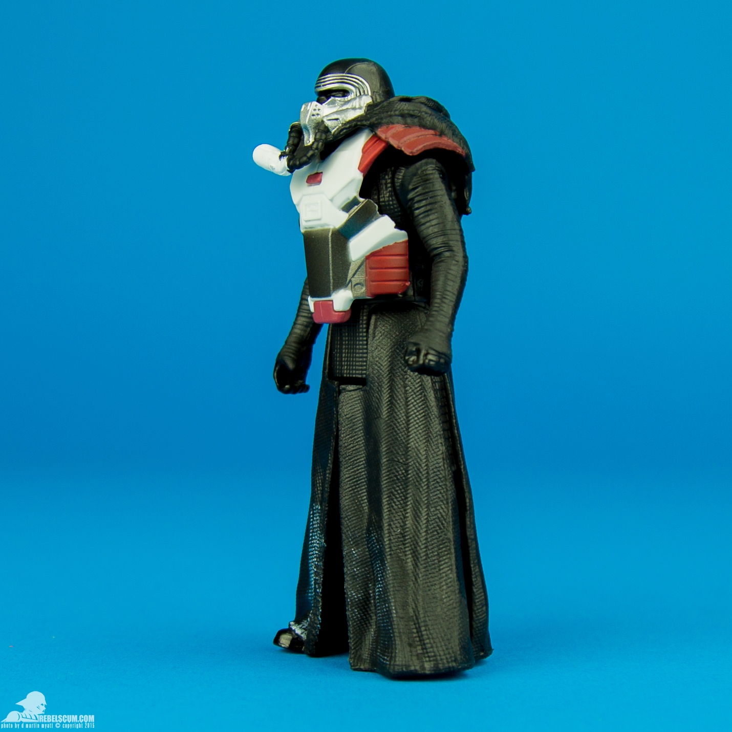 Armor-Up-Kylo-Ren-The-Force-Awakens-Hasbro-011.jpg