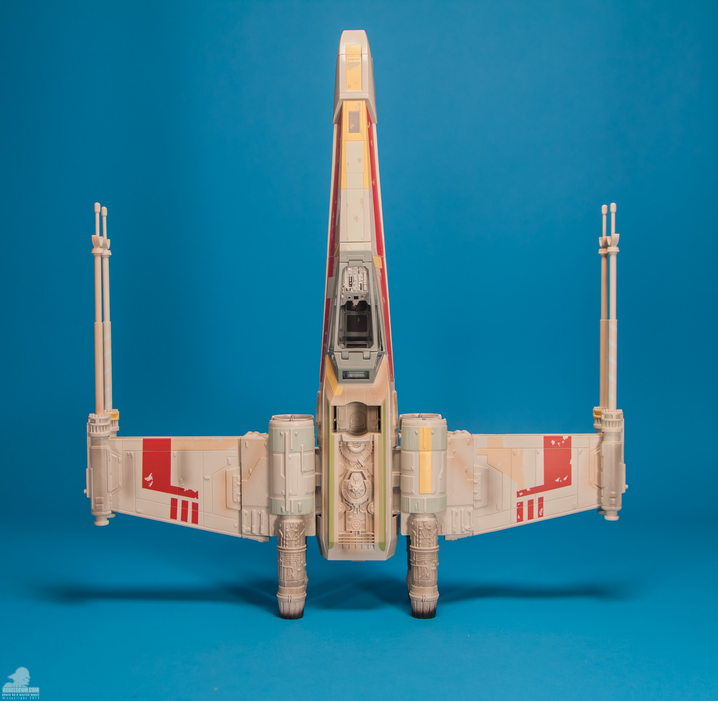 Biggs-Red-3-X-Wing-Fighter-The-Vintage-Collection-TVC-Hasbro-001.jpg