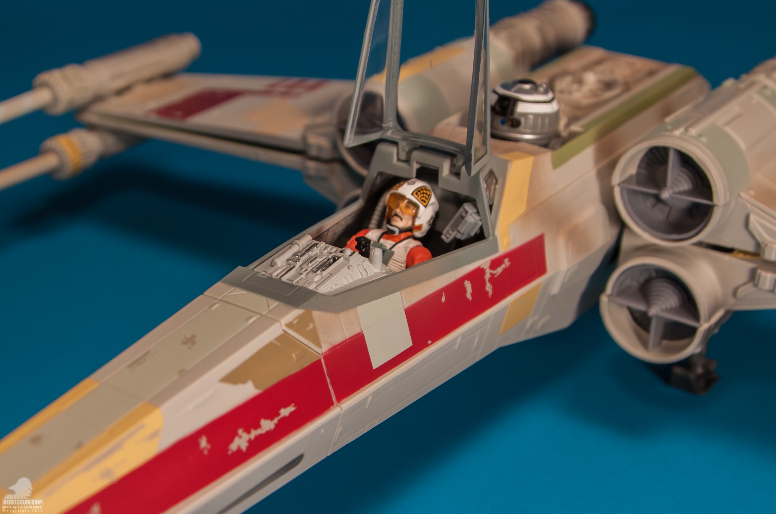 Biggs-Red-3-X-Wing-Fighter-The-Vintage-Collection-TVC-Hasbro-022.jpg