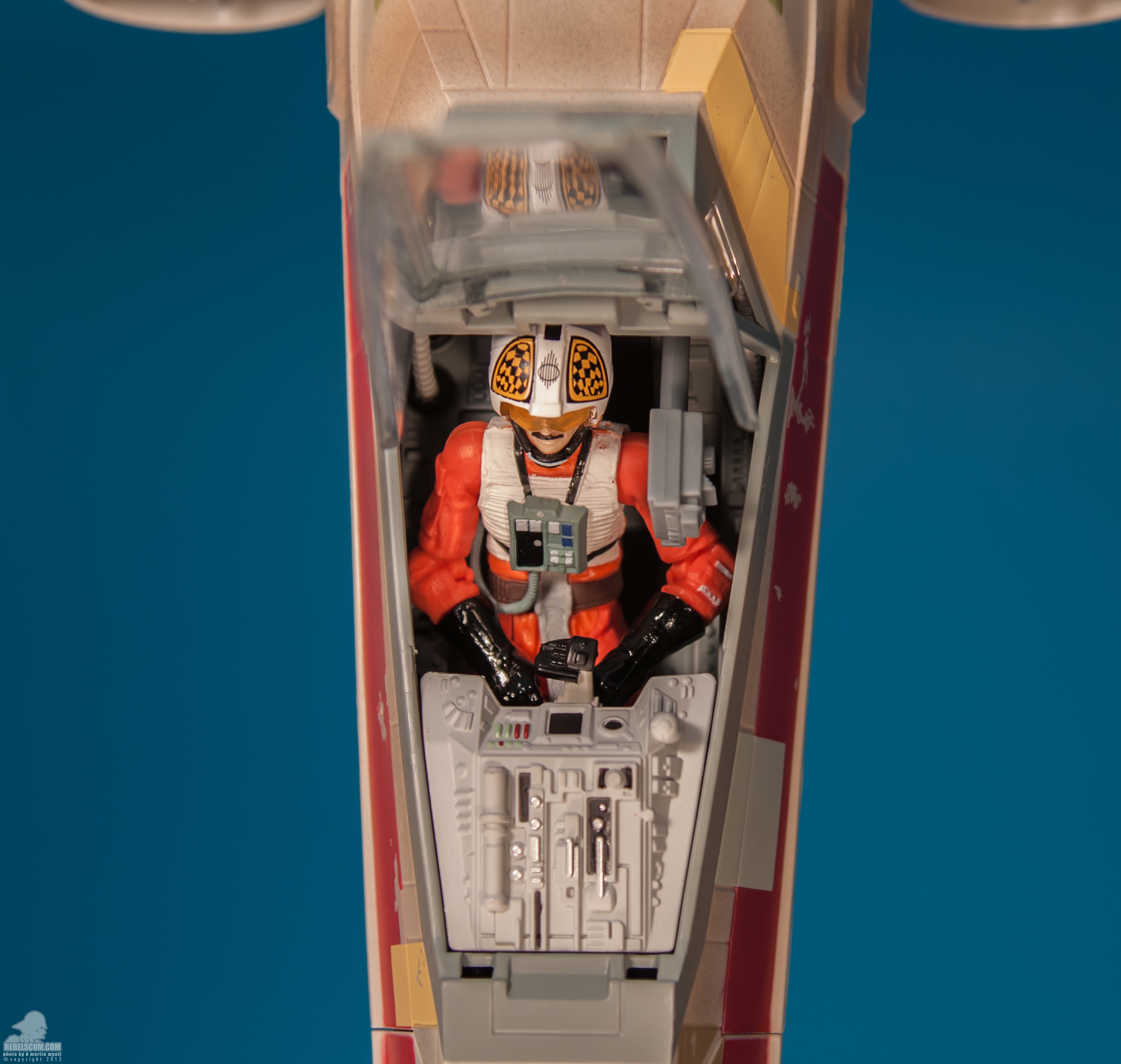Biggs-Red-3-X-Wing-Fighter-The-Vintage-Collection-TVC-Hasbro-023.jpg