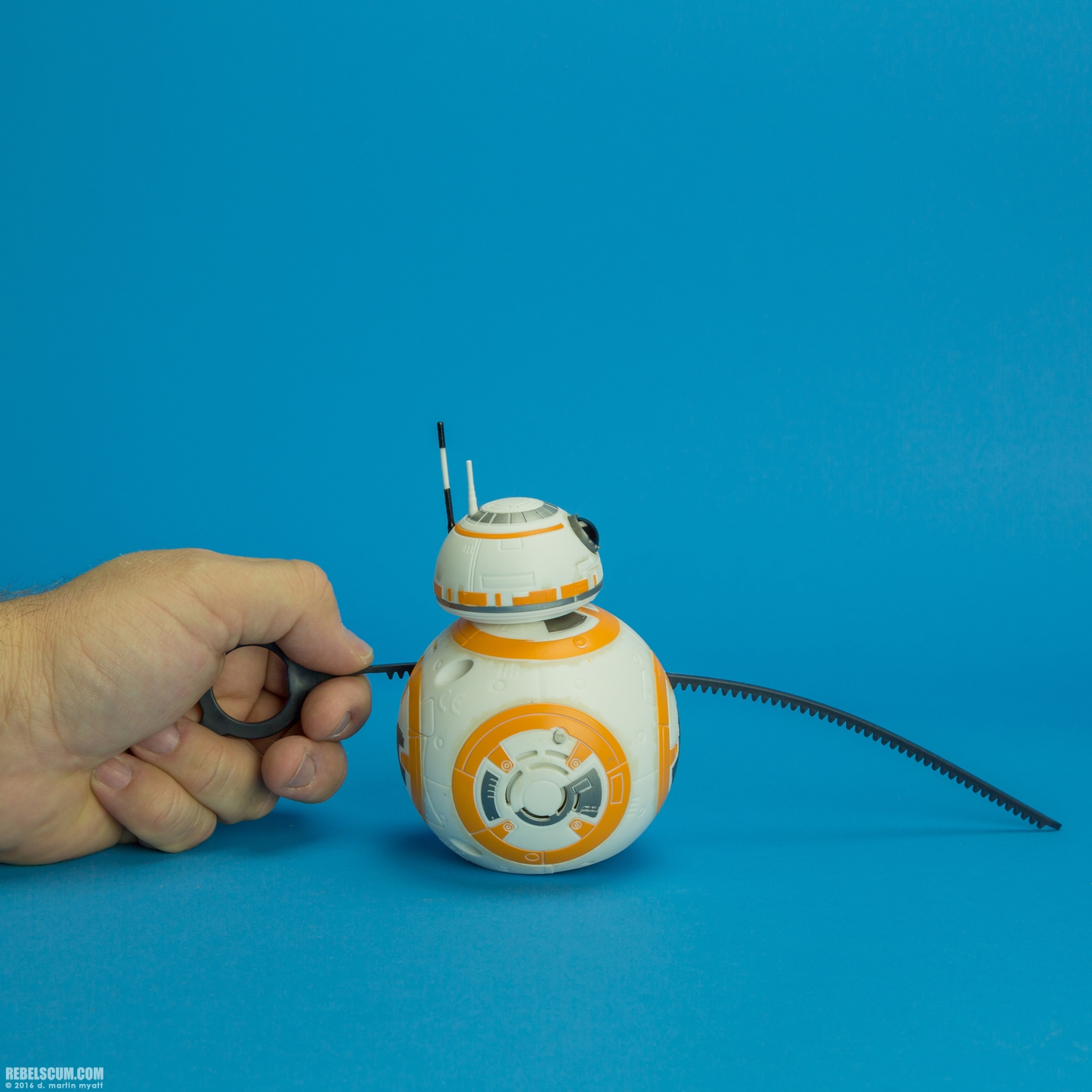 Rip-N-Go-BB-8-Propulsion-Star-Wars-2016-Hasbro-007.jpg