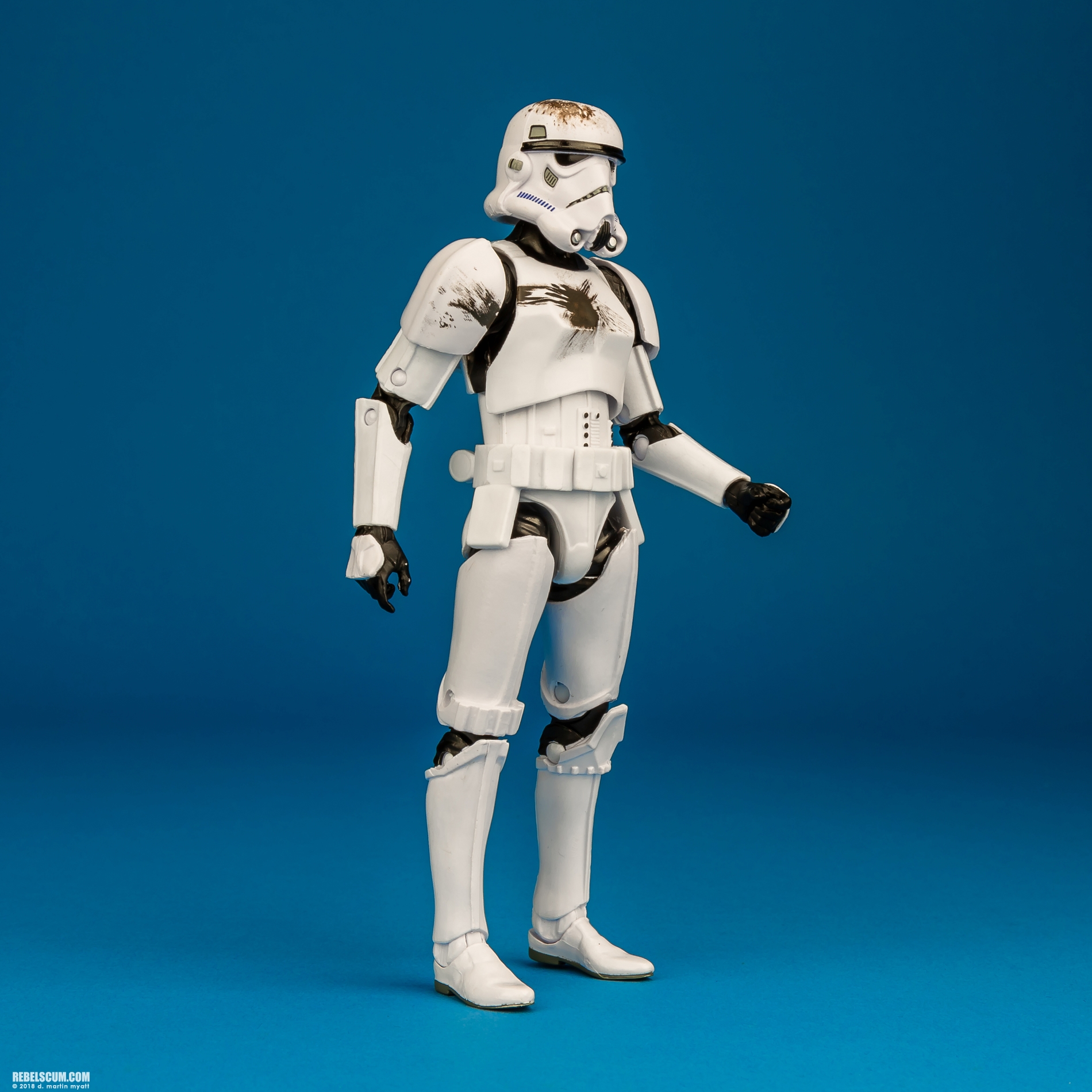 Stormtrooper-With-Blast-Accessories-e2258-The-Black-Series-002.jpg