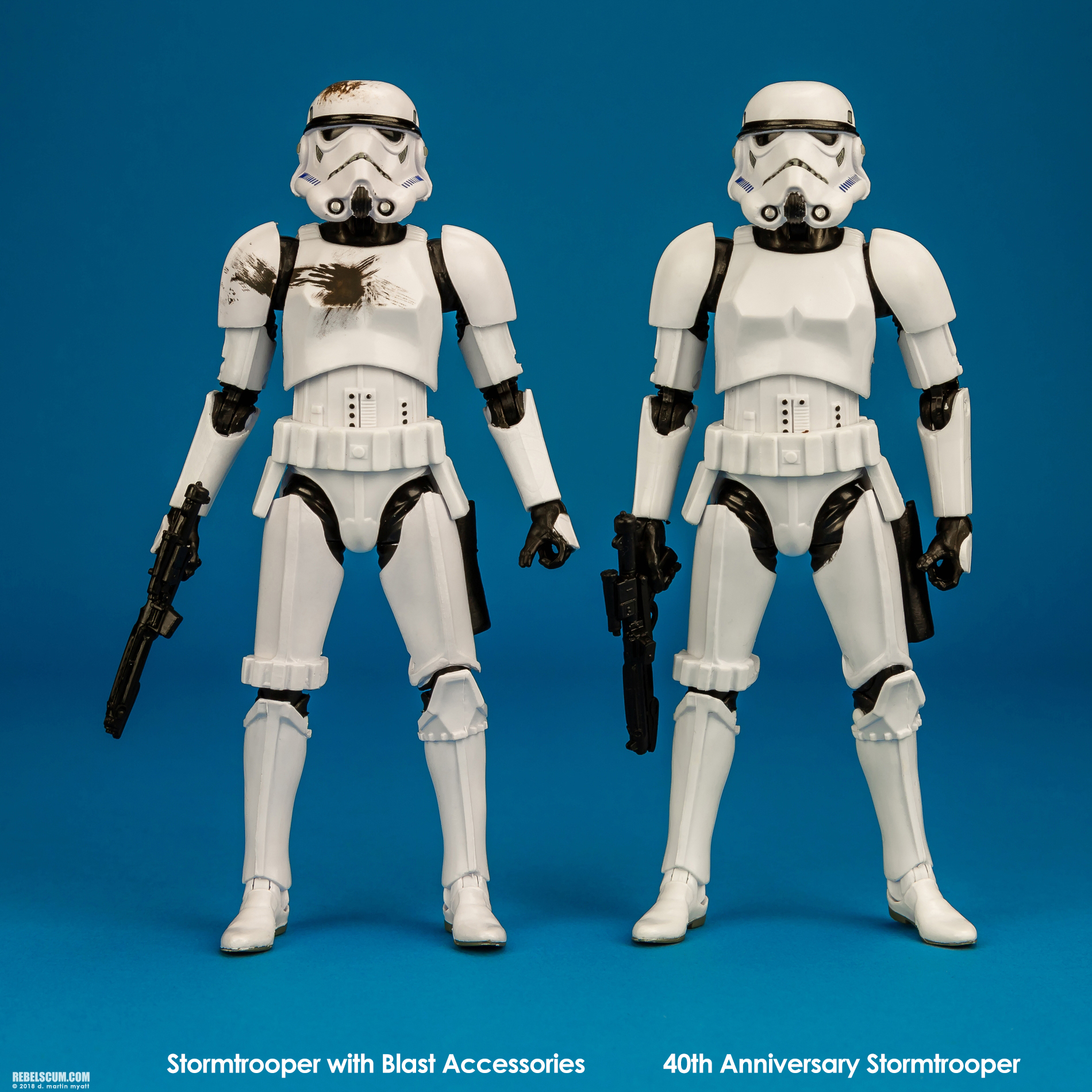 Stormtrooper-With-Blast-Accessories-e2258-The-Black-Series-009.jpg