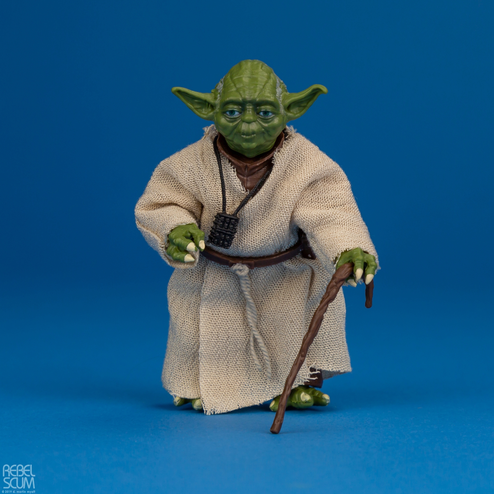 Yoda-The-Black-Series-Archive-E4043-E3253-001.jpg