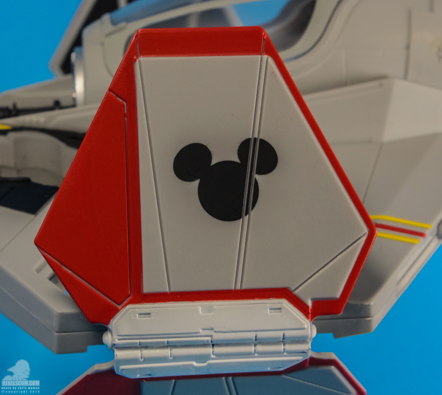 Disney_Parks_Jedi_Mickeys_Starfighter_Hasbro-26.jpg
