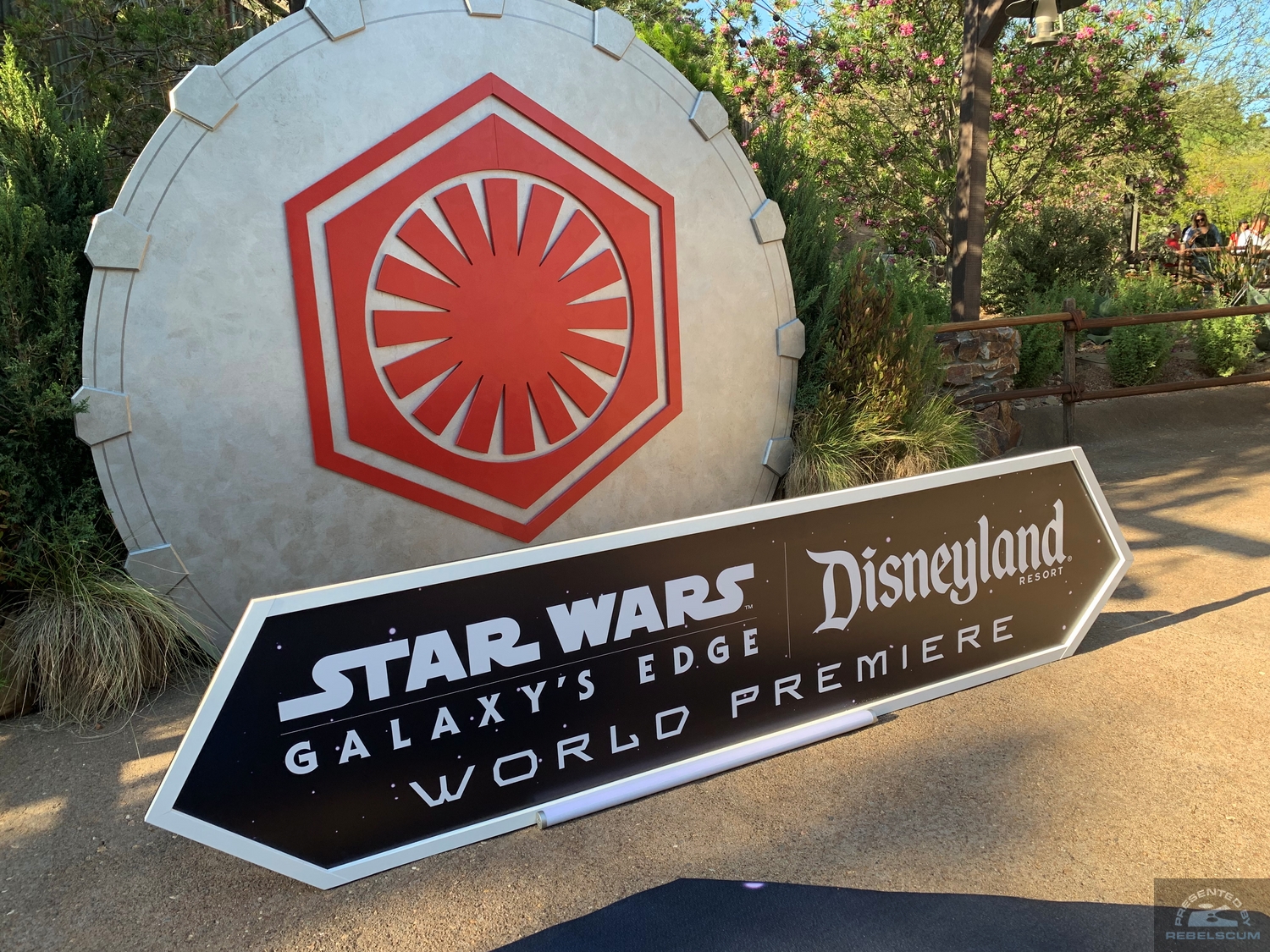 Star Wars Galaxys Edge Disneyland resort