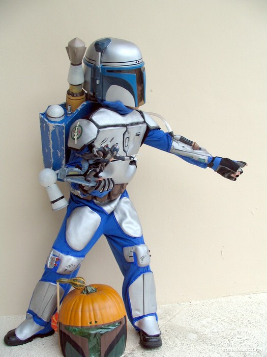 Jason_with_Boba_Pumpkin_as_Jango.jpg