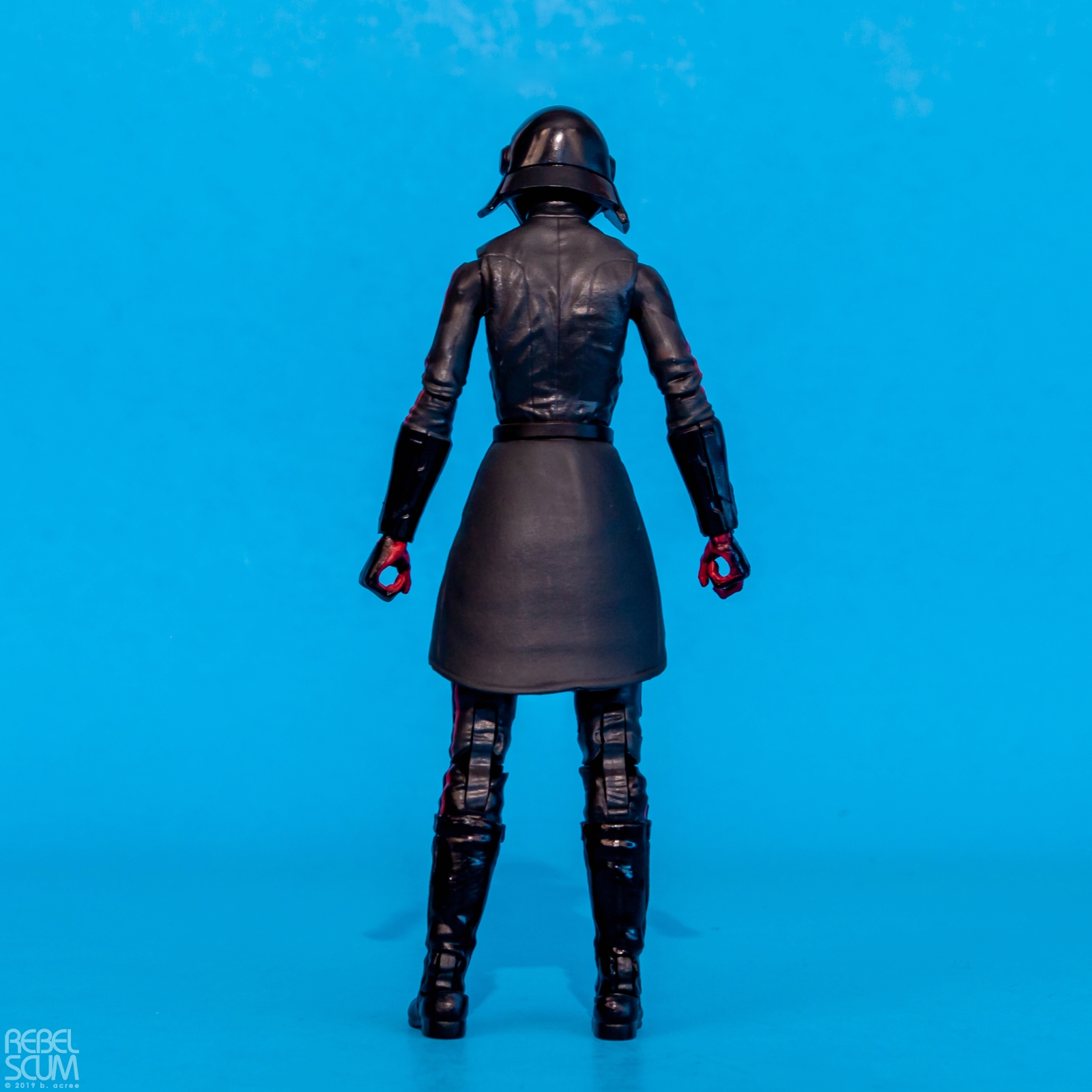 The-Black-Series-95-Second-Sister-Inquisitor-002.jpg