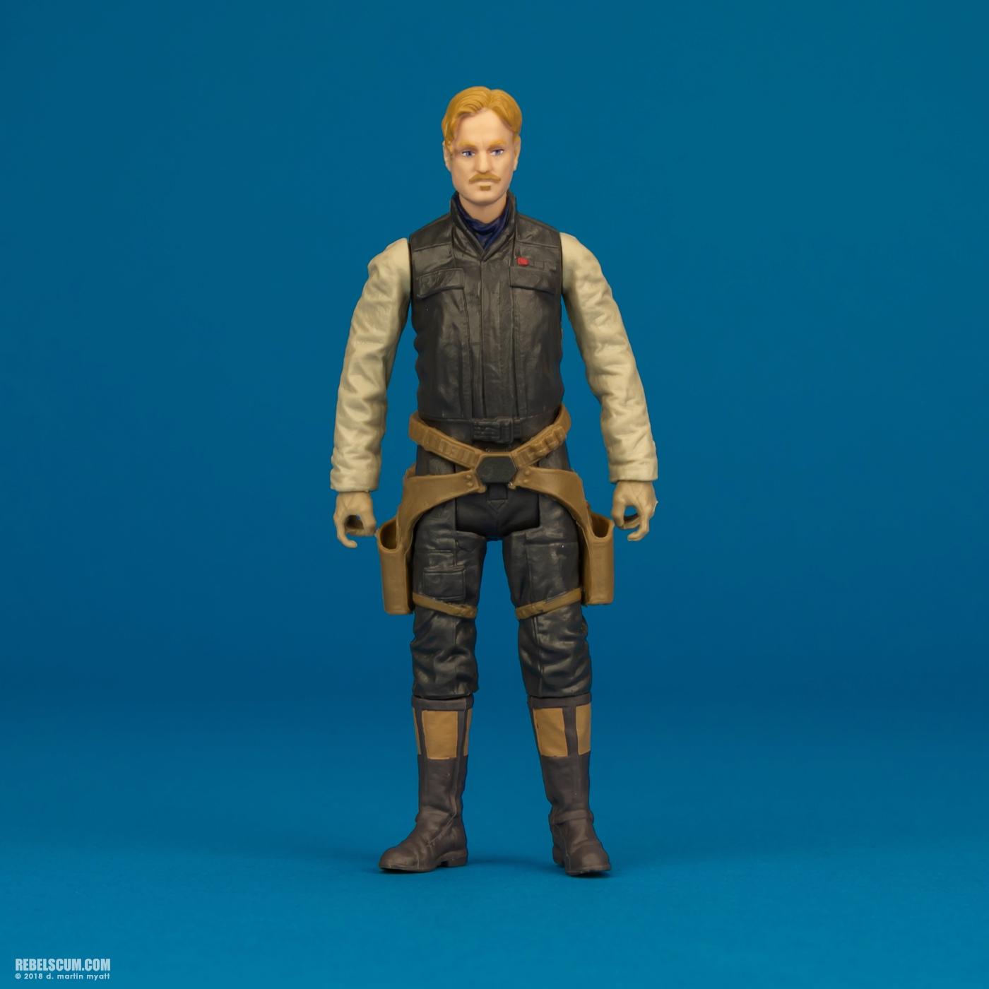 Tobias-Beckett-Solo-Star-Wars-Universe-Force-Link-2-001.jpg