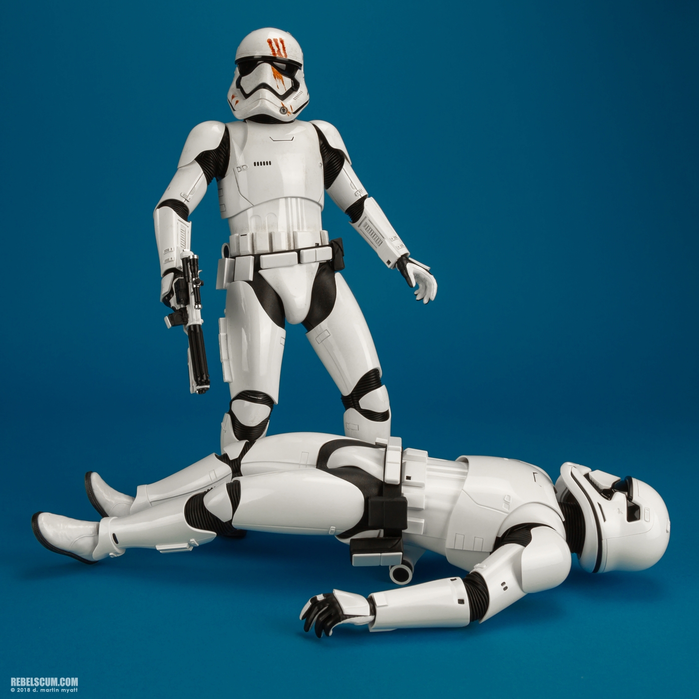 MMS367-Finn-First-Order-Stormtrooper-Version-Hot-Toys-016.jpg