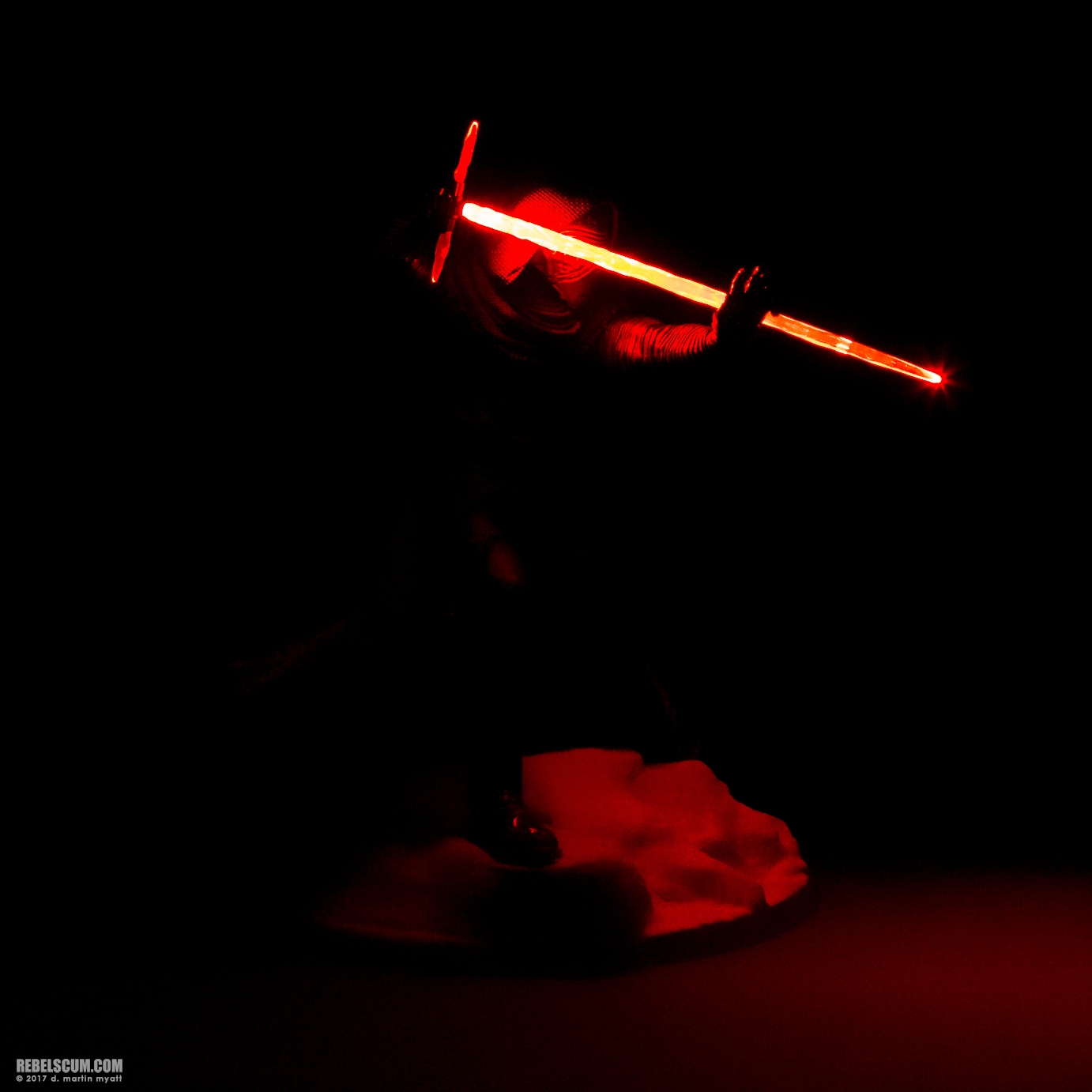 Kylo-Ren-The-Force-Awakens-ARTFX-Statue-Kotobukiya-009.jpg