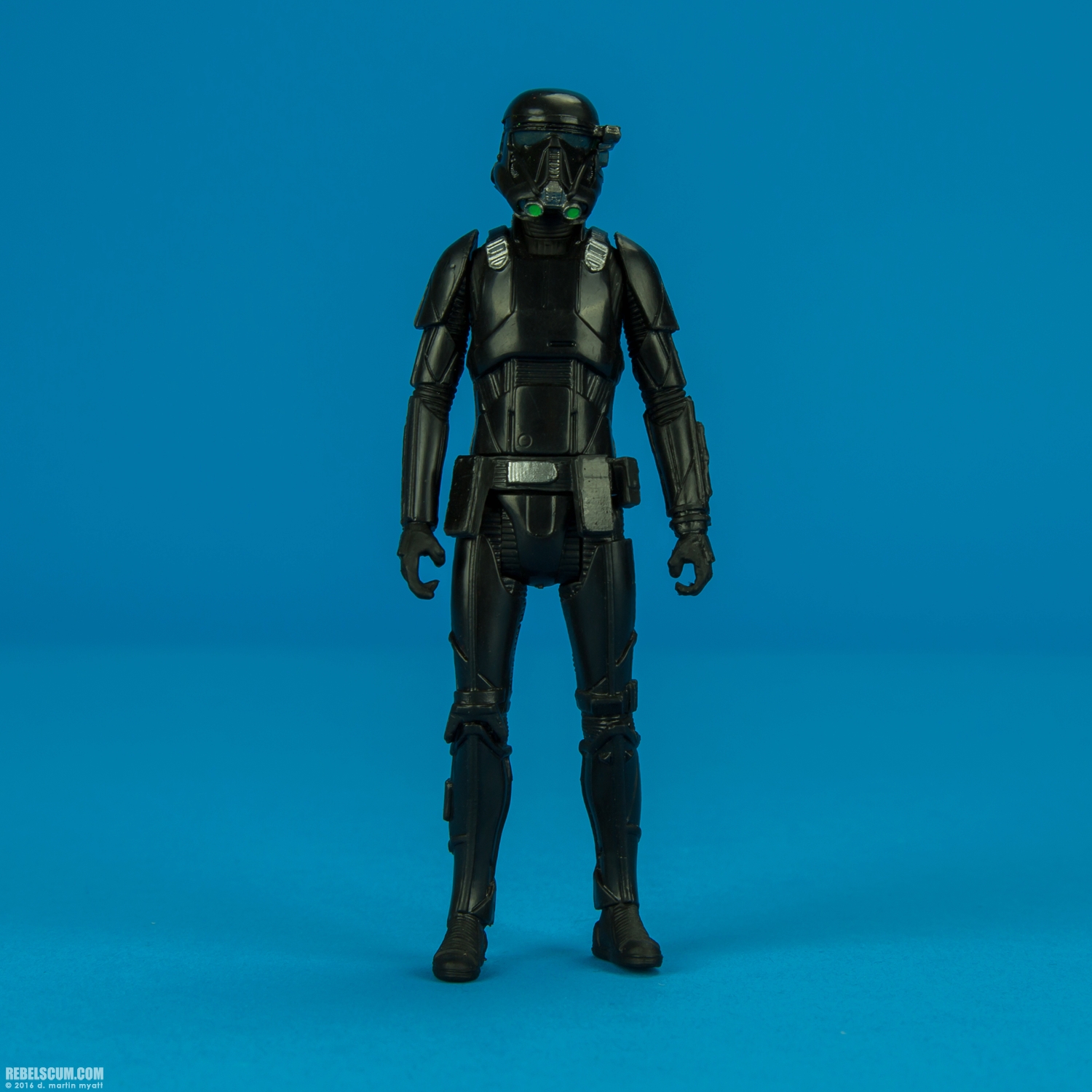 Rogue-One-Rebel-Commando-Pao-VS-Imperial-Death-Trooper-001.jpg