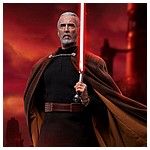 Count-Dooku-Hot-Toys-Final-Photography-013.jpg