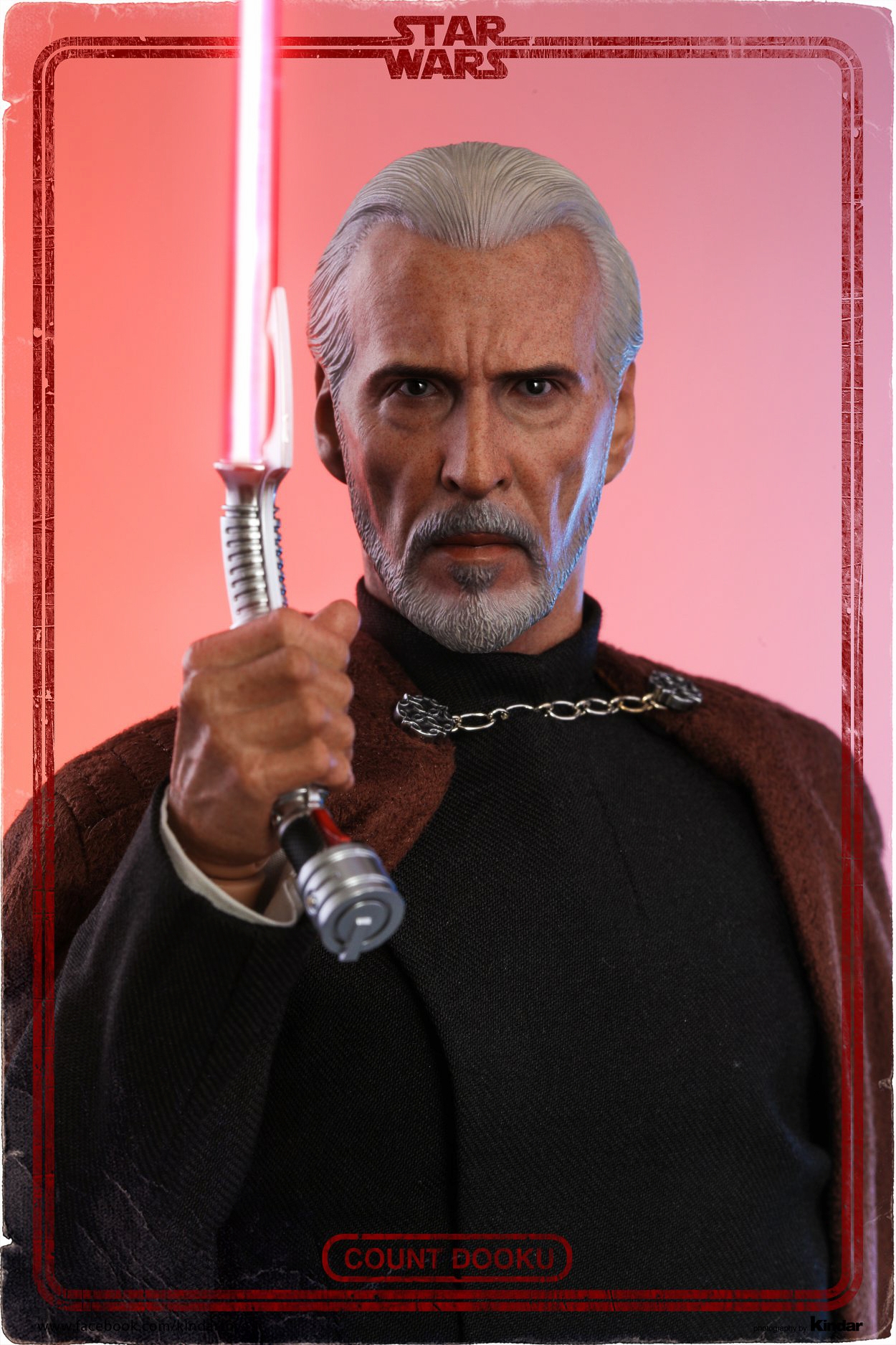 Count-Dooku-Hot-Toys-Final-Photography-039.jpg