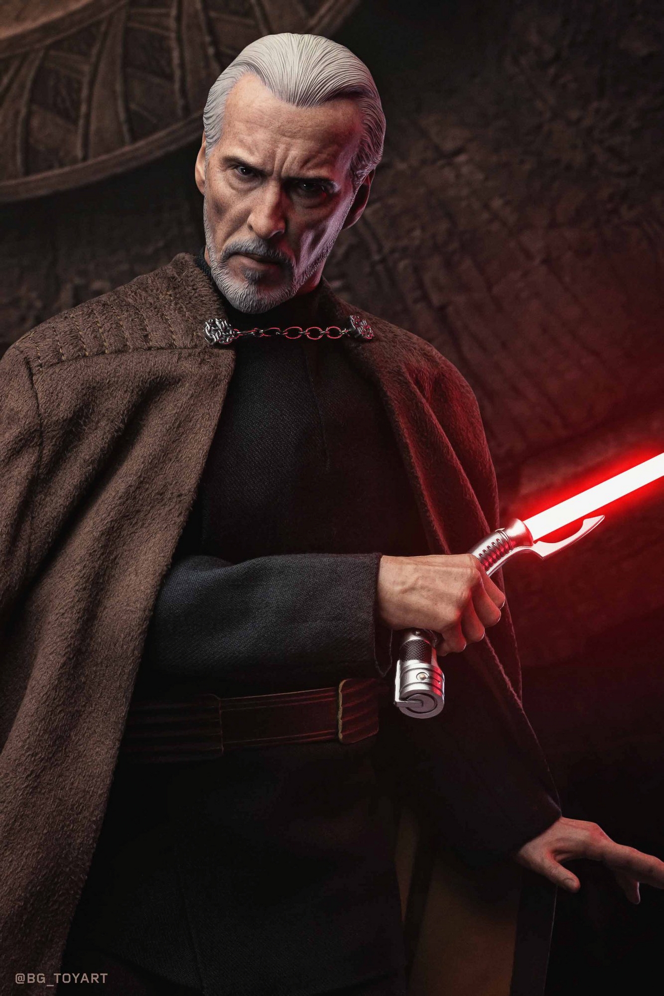 Count-Dooku-Hot-Toys-Final-Photography-054.jpg