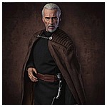 Count-Dooku-Hot-Toys-Final-Photography-060.jpg