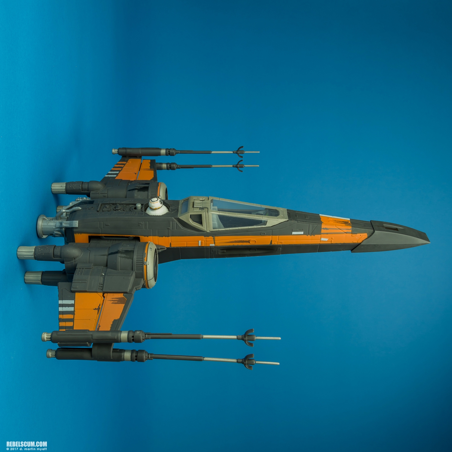 Poes-Boosted-X-Wing-Fighter-The-Last-Jedi-Hasbro-003.jpg