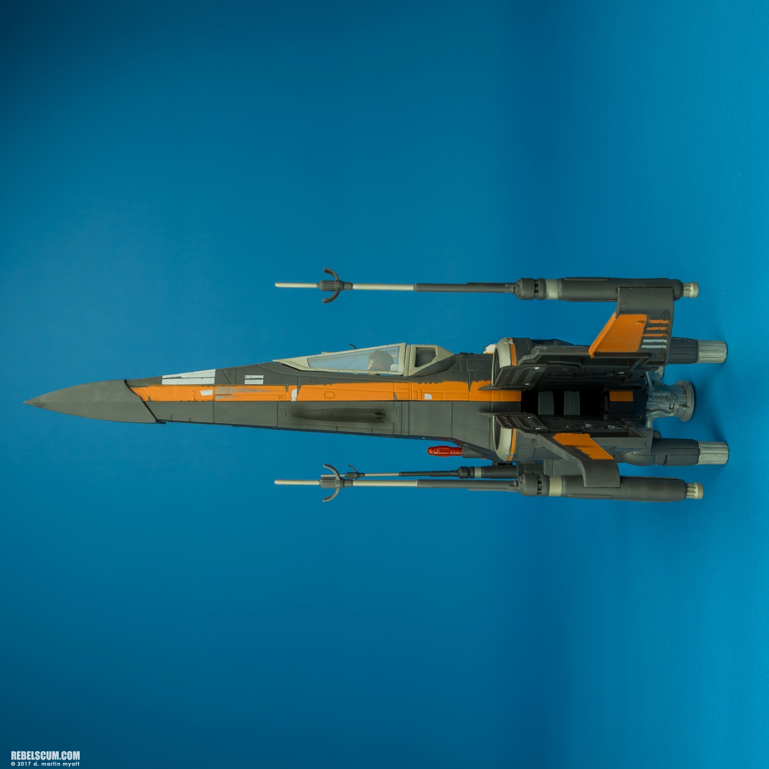 Poes-Boosted-X-Wing-Fighter-The-Last-Jedi-Hasbro-006.jpg