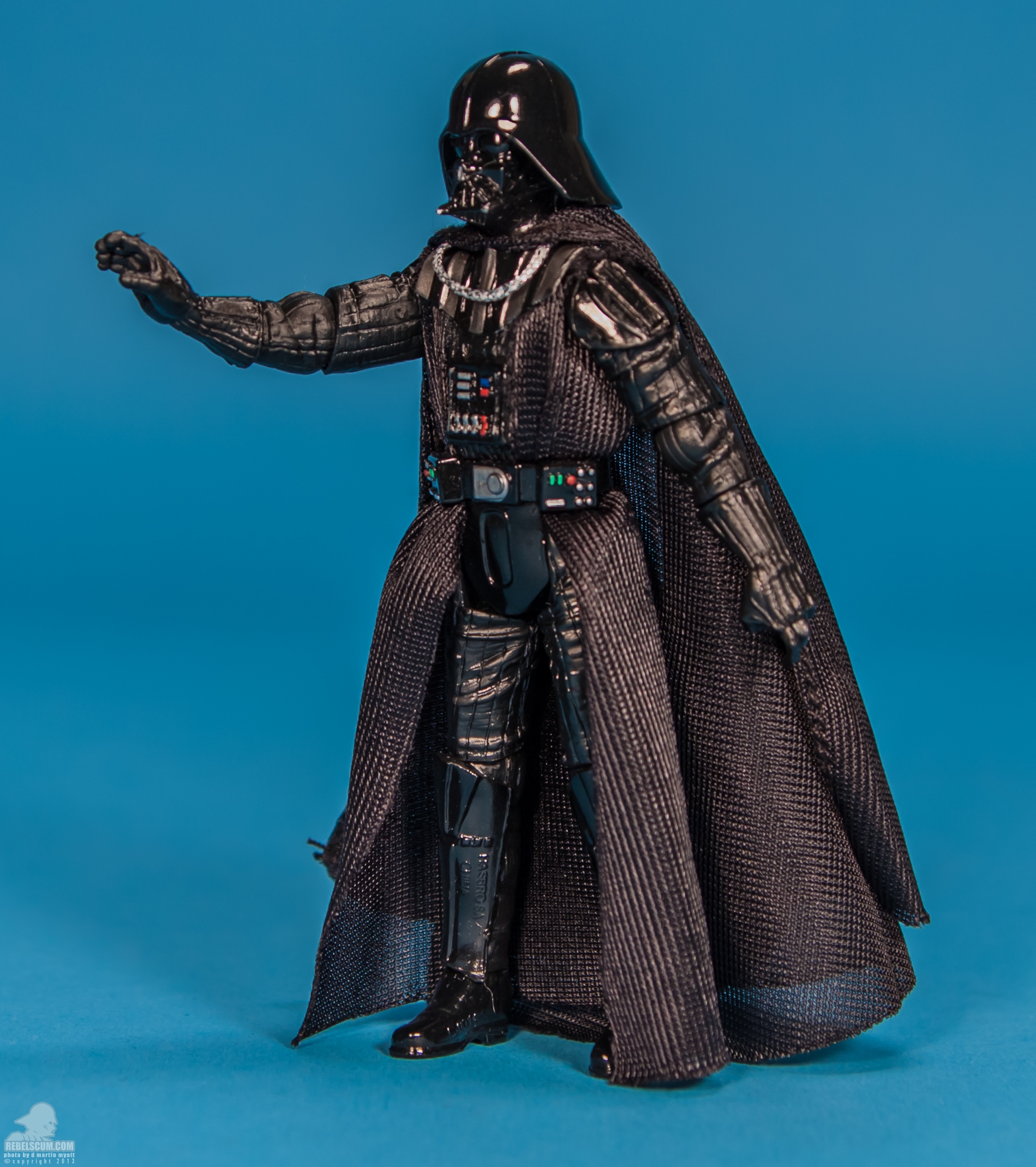 The-Black-Series-Star-Wars-Hasbro-06-Darth-Vader-003.jpg