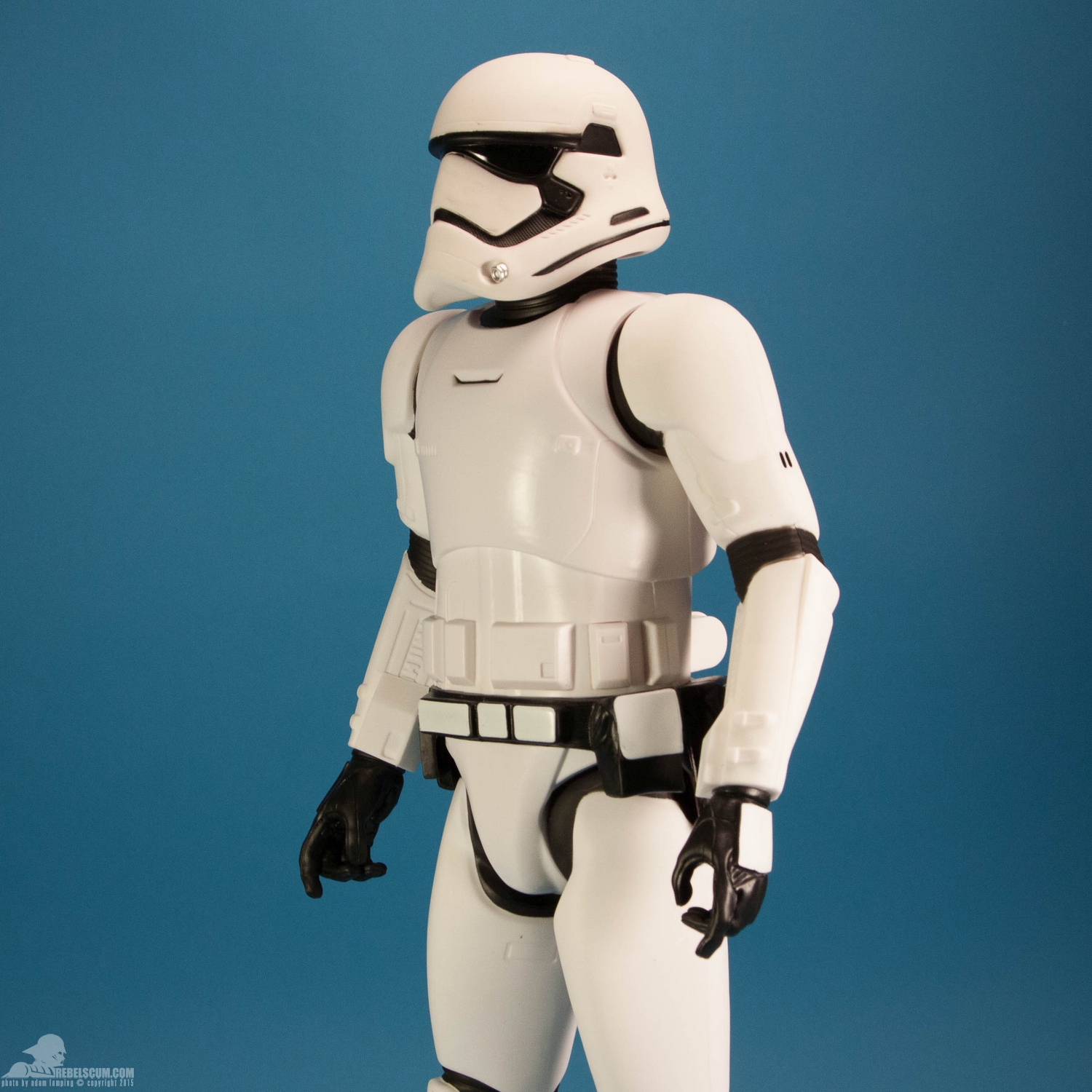 jakks-pacific-first-order-stormtrooper-18-inch-figure-007.jpg