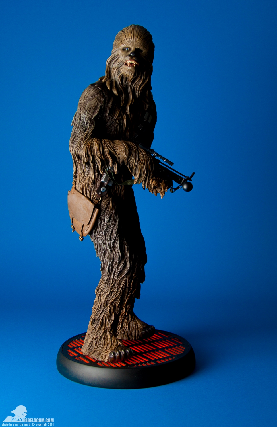 Chewbacca-Premium-Format-Figure-Sideshow-Collectibles-Exclusive-019.jpg