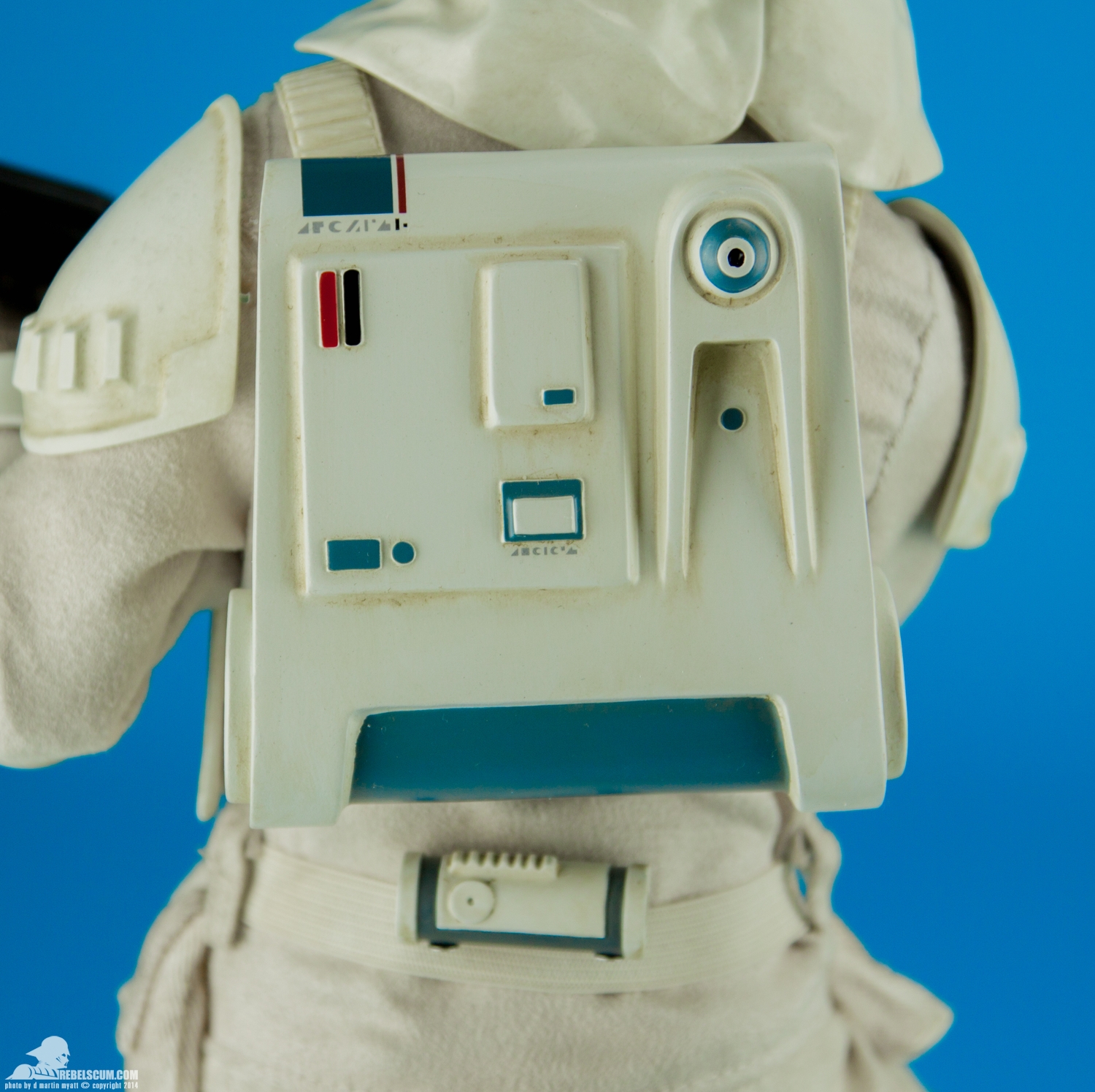 Snowtrooper-Premium-Format-Figure-Sideshow-Collectibles-012.jpg