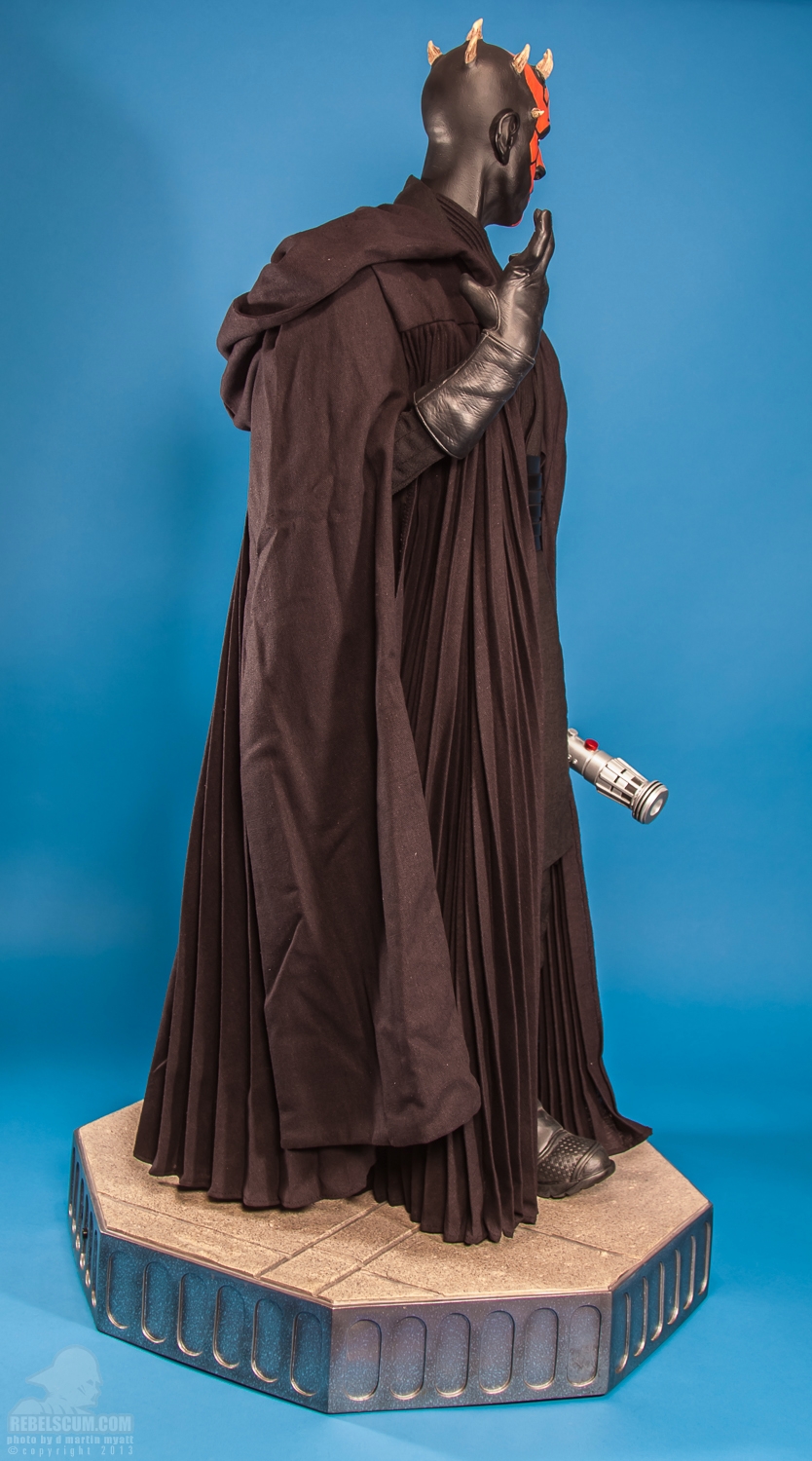 Darth_Maul_Legendary_Scale_Figure_Sideshow_Collectibles-10.jpg