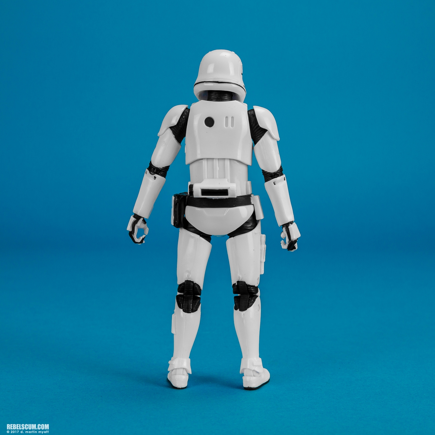 First-Order-Stormtrooper-Deluxe-Amazon-The-Black-Series-004.jpg