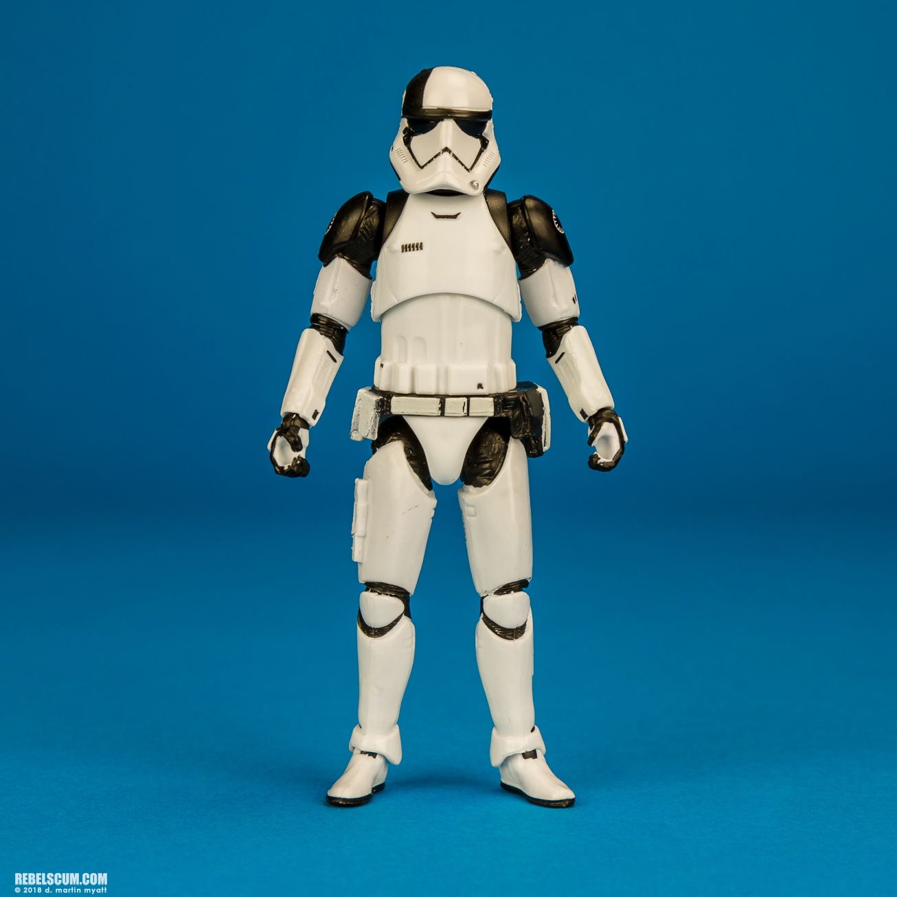 First-Order-Stormtrooper-Executioner-The-Black-Series-375-001.jpg