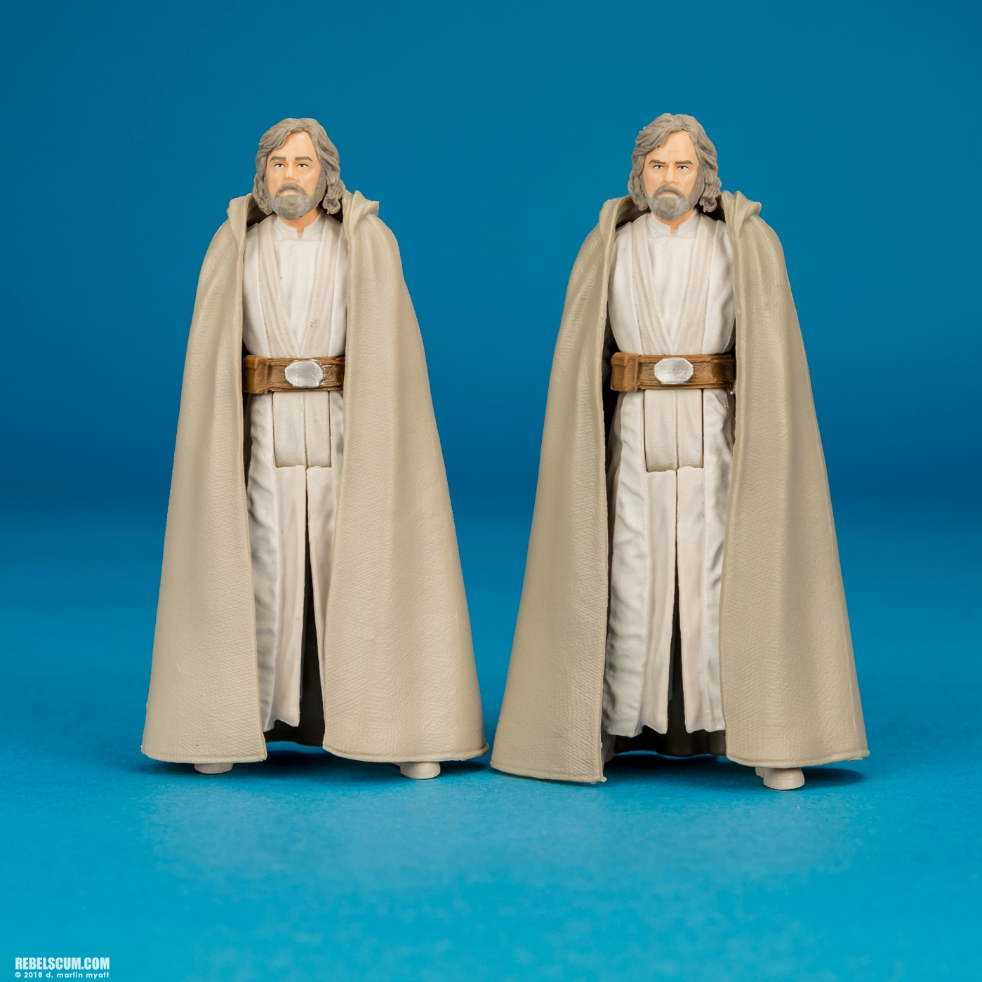 The-Last-Jedi-Star-Wars-Luke-Skywalker-Hasbro-Cape-Variation-001.jpg