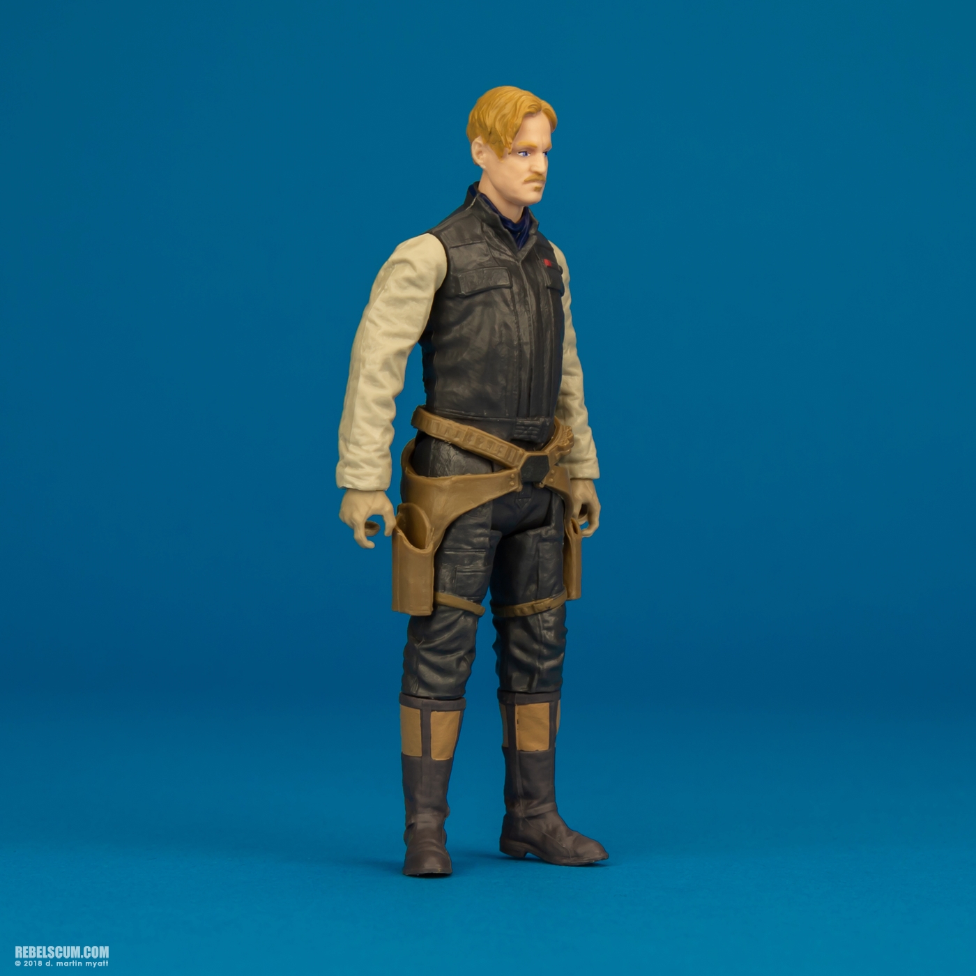 Tobias-Beckett-Solo-Star-Wars-Universe-Force-Link-2-002.jpg