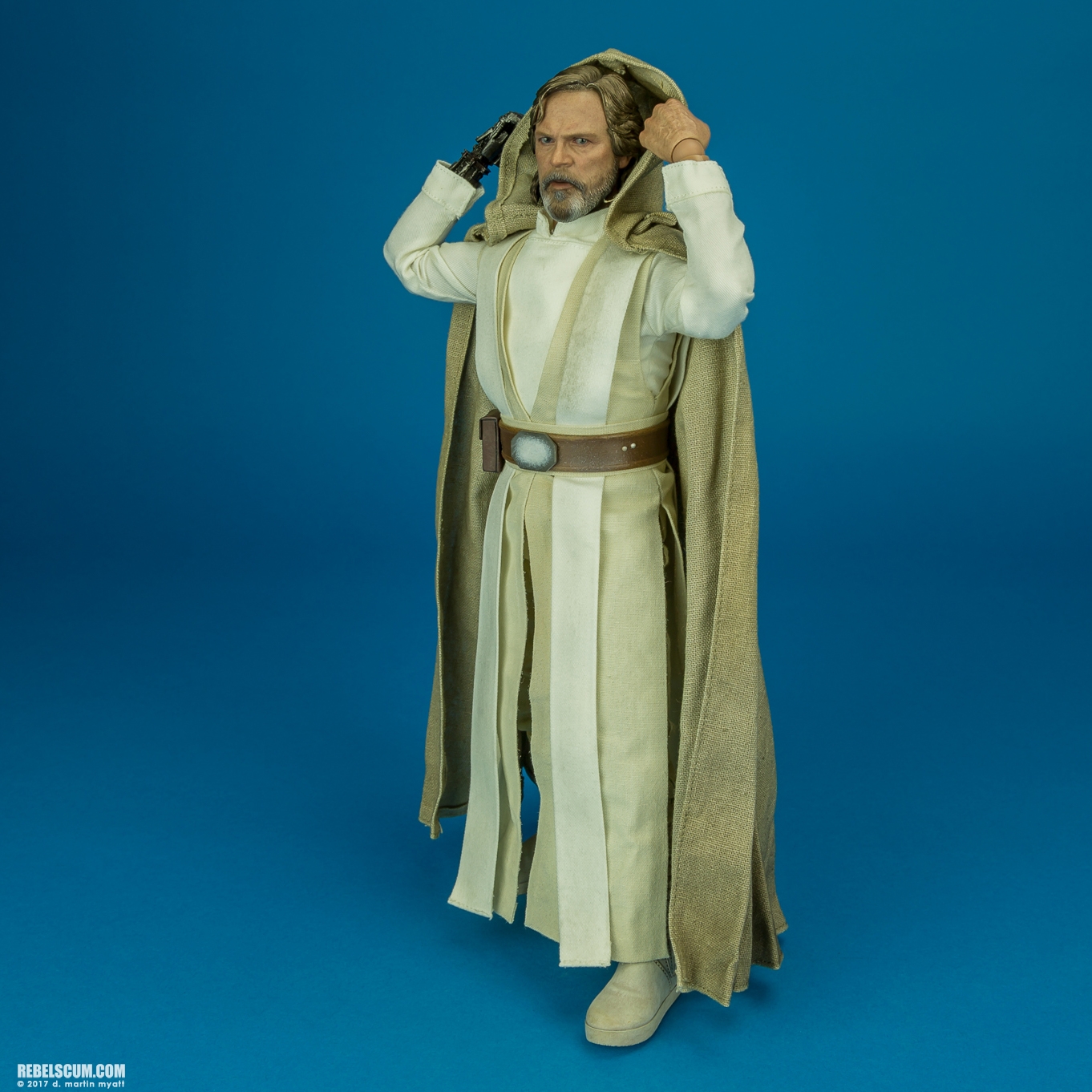 MMS390-Luke-Skywalker-The-Force-Awakens-Hot-Toys-016.jpg